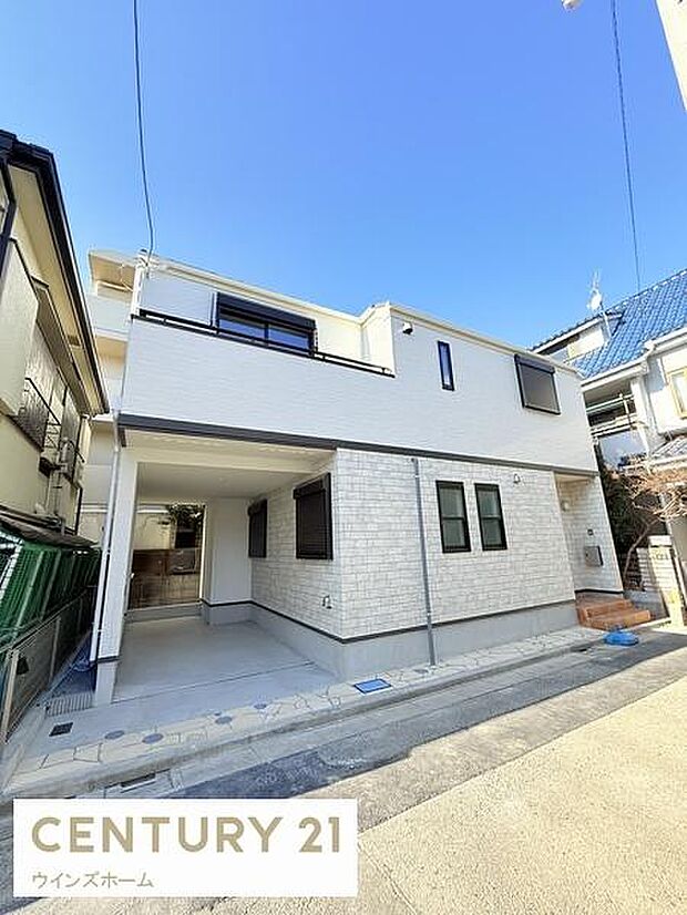 前面道路は東側幅員4ｍ。小学校まで徒歩1分でお子様の通学も安心です。