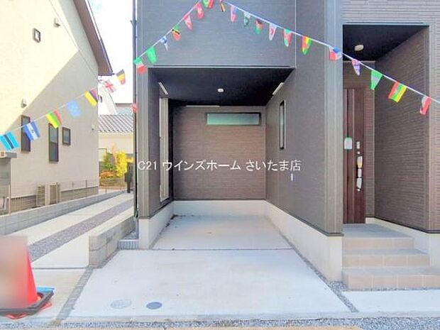 カースペース1台有ります!自転車も置くことが可能な駐車場です。