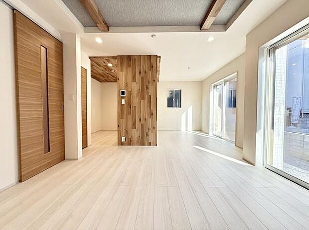 広々LDKは家族全員がゆったりとくつろげる空間です。リビングとダイニングを自由に使い分けられるため、様々なライフスタイルに対応します!