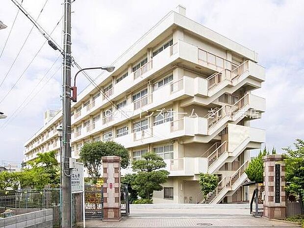 さいたま市立東浦和中学校まで1200m