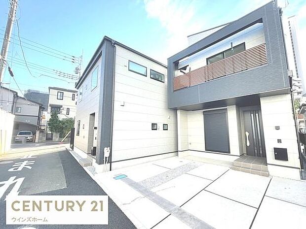 前面道路は東側幅員4ｍ。陽当たり良好！小学校が近くお子様の通学も安心です。