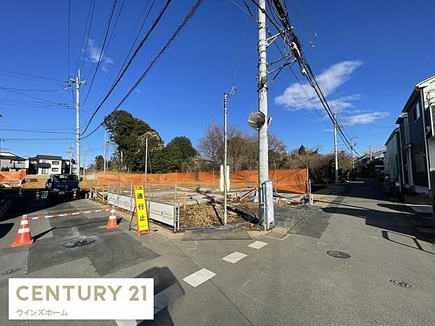 前面道路は西側幅員4.5m!交通量の少ない閑静な住宅街です。