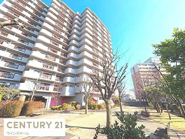公園に隣接し、陽当たり＆風通しも良好です。