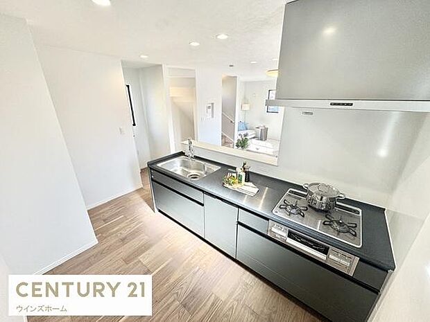 ビルトイン食洗機付きのシステムキッチンで家事の負担を軽減、忙しいパパママをサポートします！