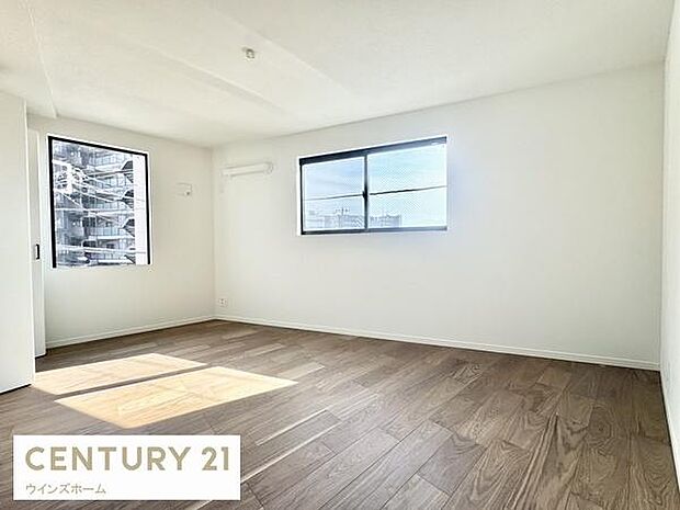 2面採光の明るい洋室。寝室にも子供部屋にもぴったりです！