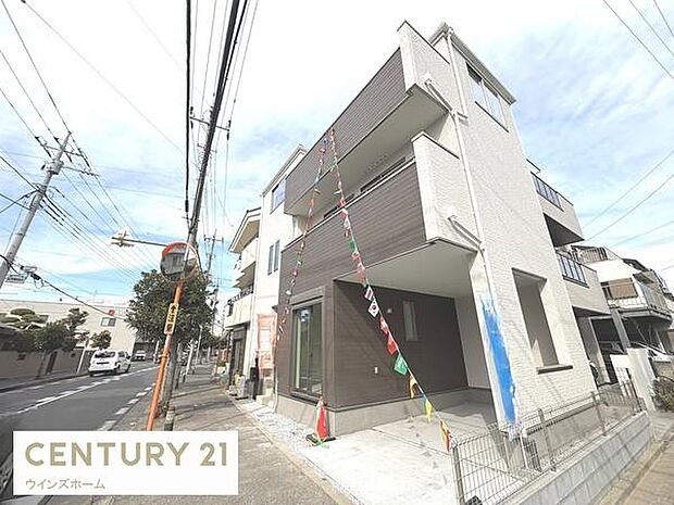 前面道路は南東側4m・南西側12m道路。陽光あふれ、風通し良好！静かで落ち着いた住宅街です！