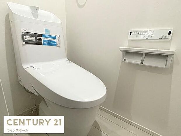 トイレは1・3階に設置され、シャワートイレが内蔵されているので使用後はスッキリ爽快!