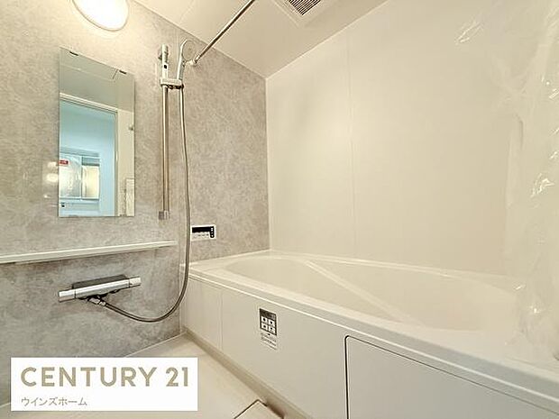 ゆったりとした広さのお風呂スペース!心と身体をリフレッシュさせる癒しの空間でもあるバスルーム!