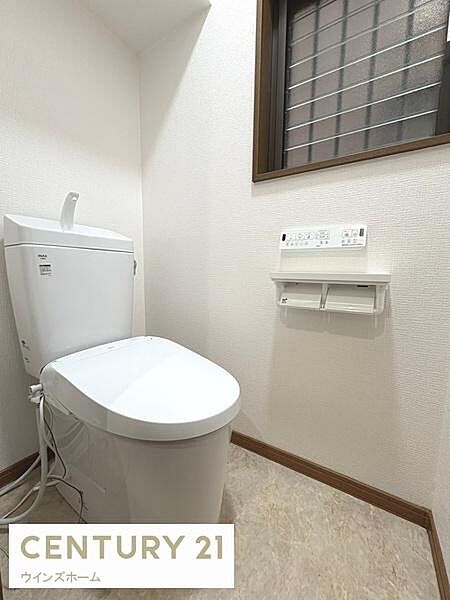 トイレ新規交換済です！いつでも快適に使える温水洗浄便座を設置。