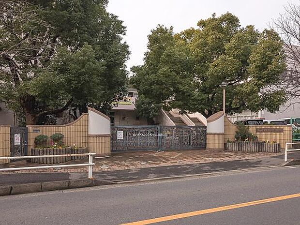 さいたま市立辻小学校まで640m