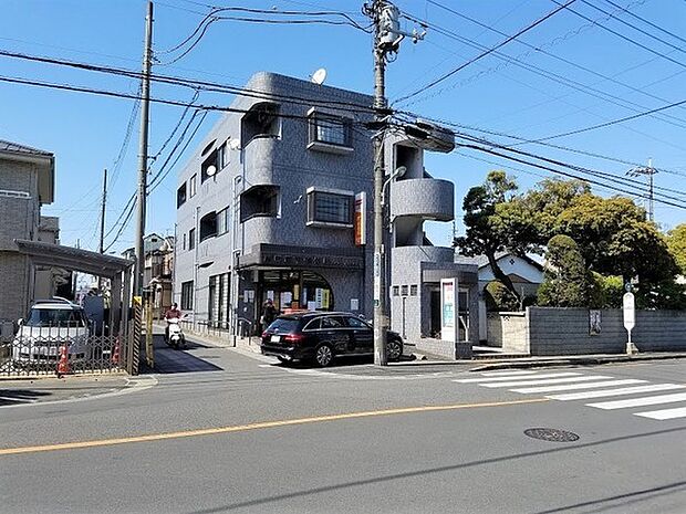 川口芝下郵便局まで405m