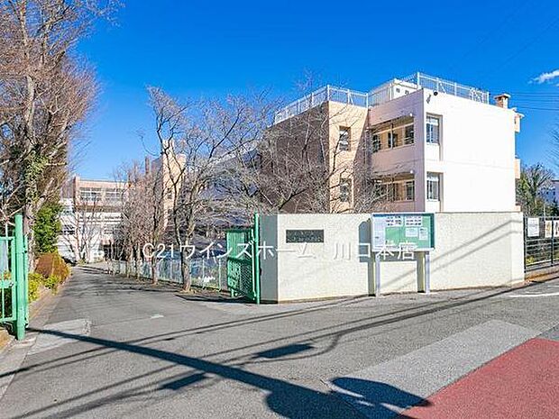 川口市立小谷場中学校まで1200m