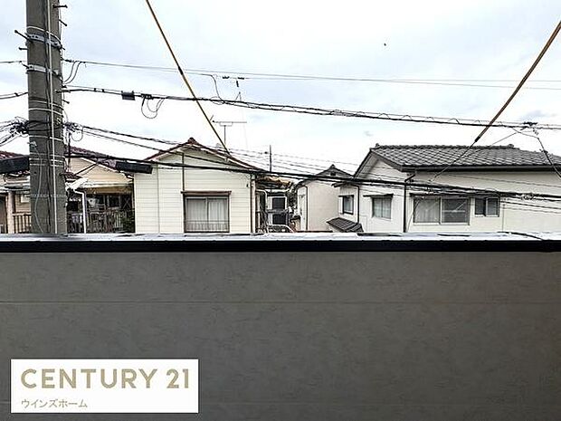 陽当たり良好なバルコニー。洗濯物もたっぷり干せて、毎日が快適です。