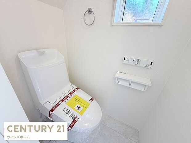 トイレは1階と3階にあります！いつでも快適に使える温水洗浄便座を設置！