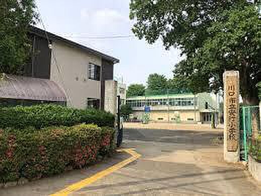 川口市立安行小学校まで1000m