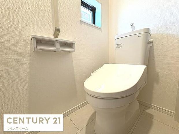 トイレは1階と3階にあります!いつでも快適に使える温水洗浄便座を設置!