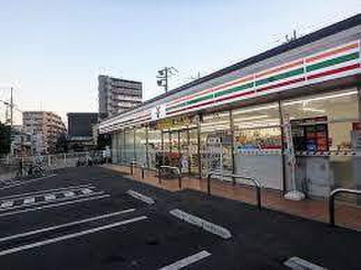 セブンイレブン蕨中央3丁目店まで224m