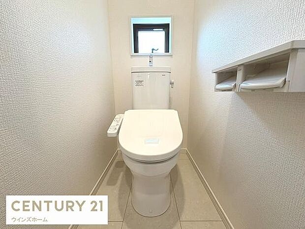 トイレは1階と3階にあります！いつでも快適に使える温水洗浄便座を設置！