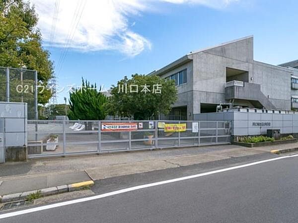 川口市立辻小学校まで900m
