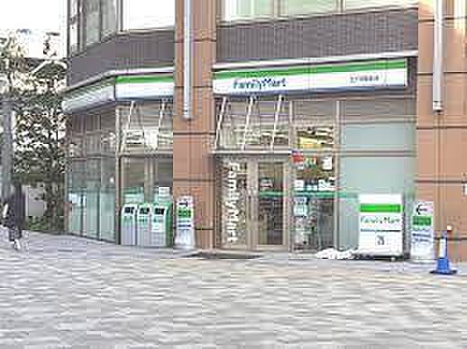 ファミリーマート北戸田駅前店まで452m
