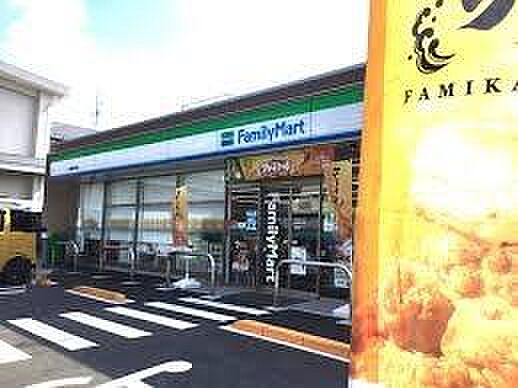 ファミリーマート浦和南元宿店まで323m