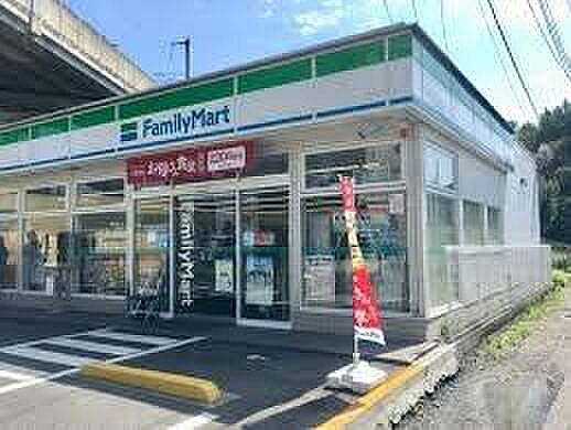 ファミリーマートさいたま中浦和店まで430m