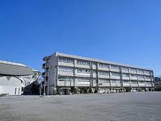 草加市立草加中学校まで400m