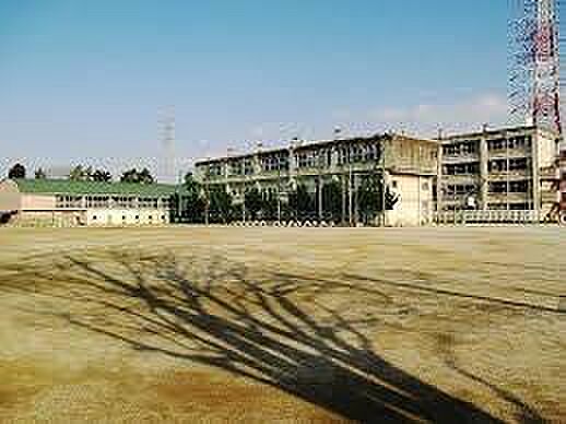 草加市立川柳中学校まで750m