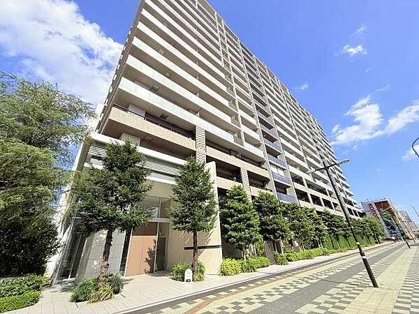 1街区・2街区・3街区からなる埼玉県最大級規模のマンションです。コンシェルジュサービス・カフェラウンジ・パーティールーム・キッズルームなど充実の共用施設で快適なマンションライフをご提供します！