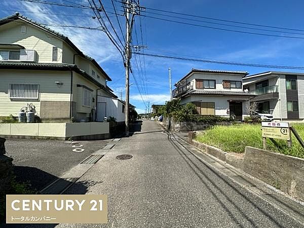 交通量の少ない道路です。