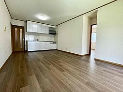 佐土原町西上那珂中古住宅 4LDKのリビング/ダイニング