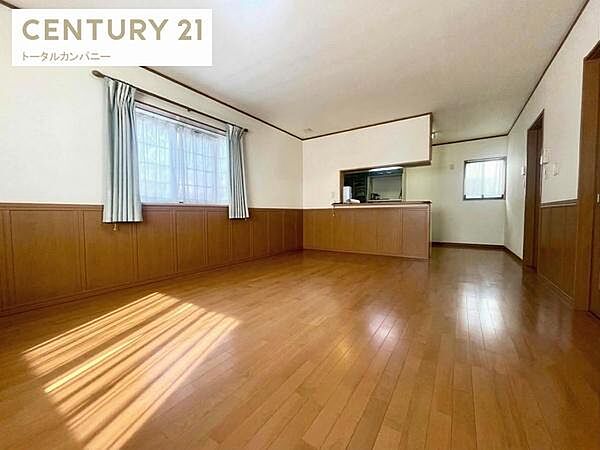※AI画像生成により室内の荷物をなくしています。