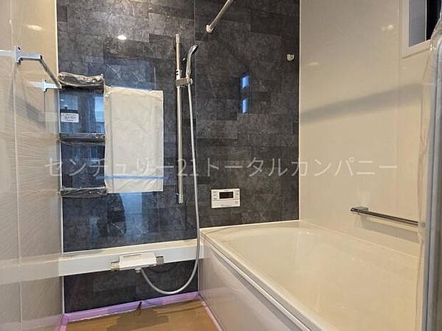 アクセントパネルが特徴的なユニットバスです。
