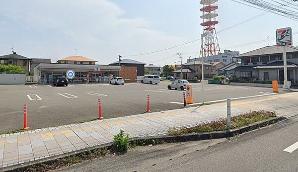 セブンイレブン高鍋郵便局前店まで1369m
