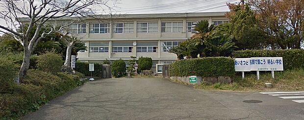 宮崎市立広瀬中学校まで818m
