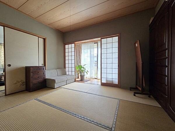 ※AI画像生成により室内の荷物をなくしています。