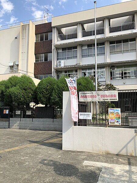 大阪市立北津守小学校まで2099m