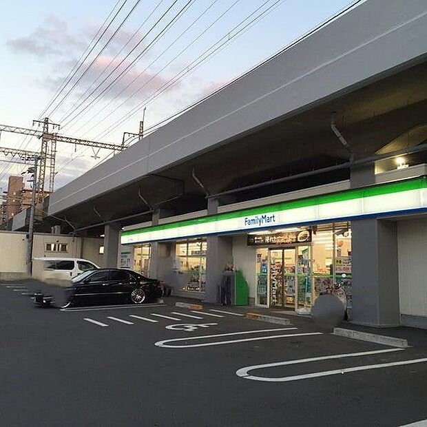 ファミリーマート八戸ノ里駅東店まで531m