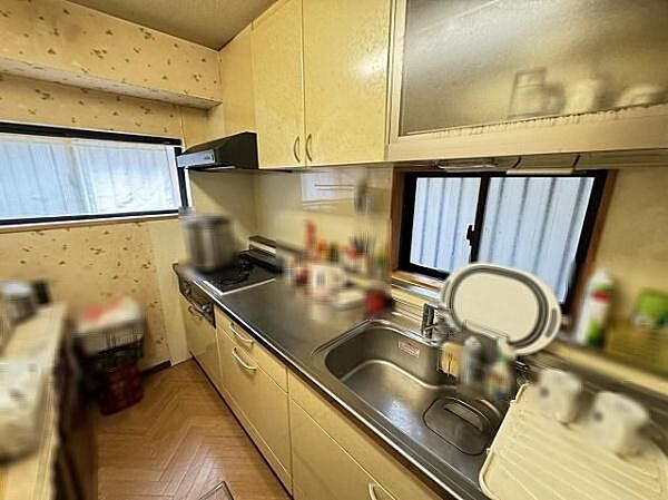 収納力のあるシステムキッチン