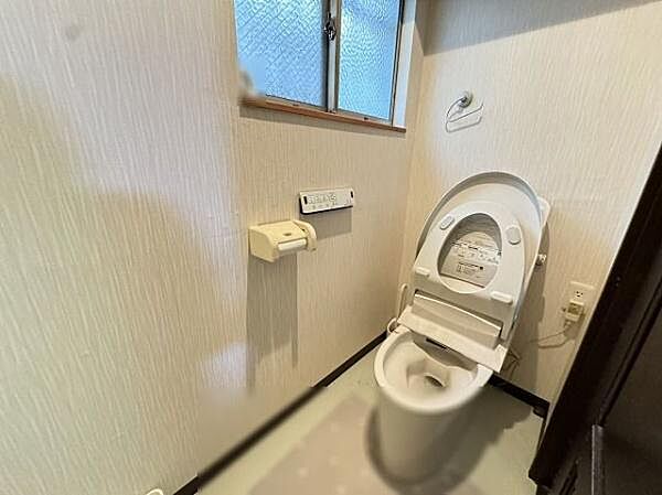トイレ2カ所にあります！(1階・2階)