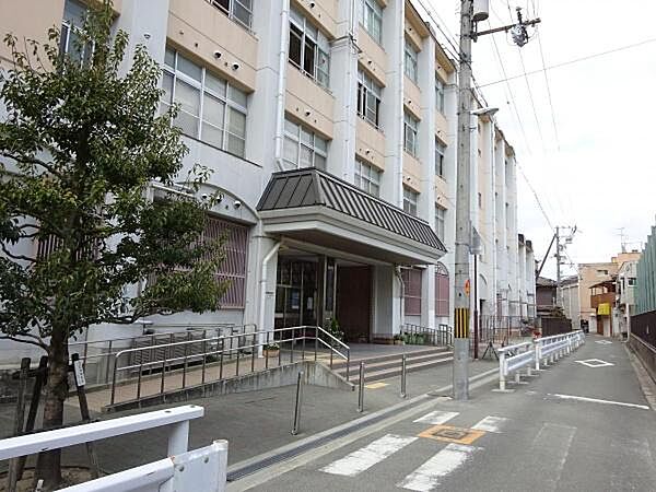 大阪市立大池中学校まで960m