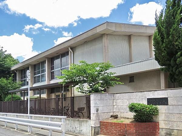 大阪市立加美南部小学校まで730m