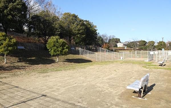 峰塚公園まで653m