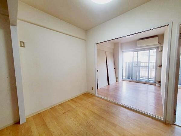 洋室のお部屋です！