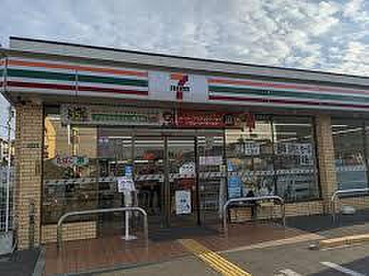 セブンイレブン堺出雲大社前店まで287m