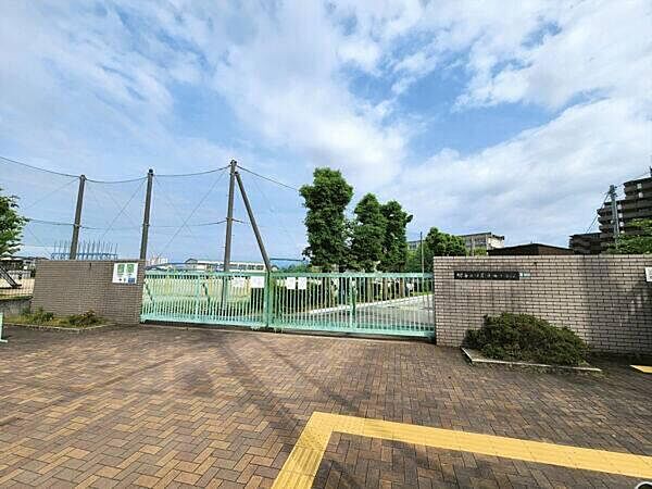 堺市立日置荘西小学校まで330m