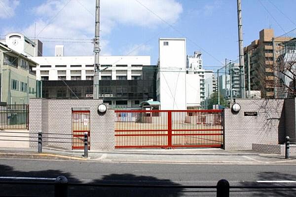 大阪市立生魂小学校まで560m