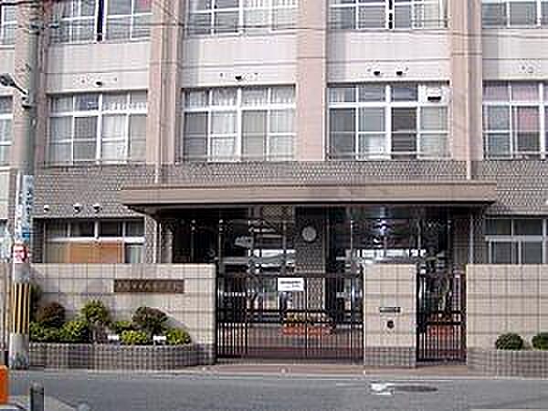 大阪市立成南中学校まで740m