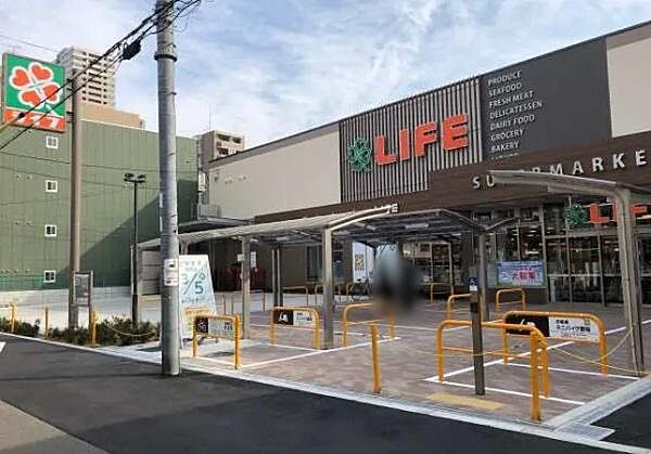 ライフ空堀店まで611m