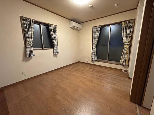 洋室のお部屋です！※写真はAI生成により小物等撤去しています。